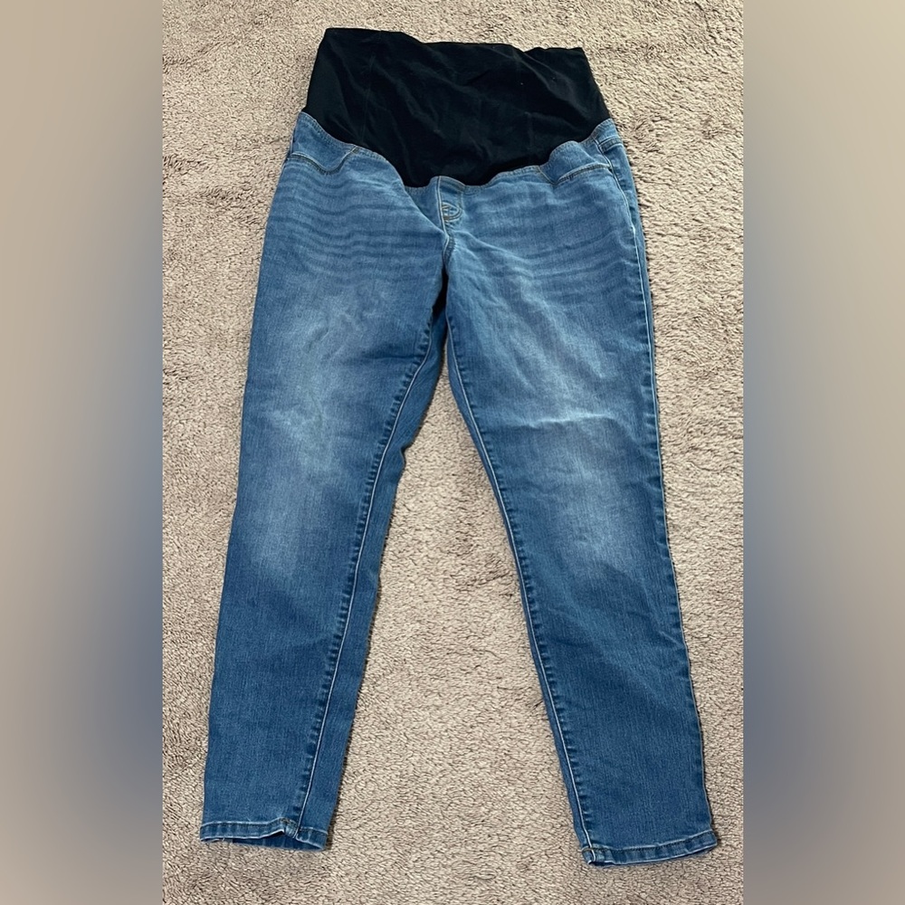 EUC Isabel Maternity by Ingrid & Isabel™ Over The Belly Medium Wash Skinny Jeans